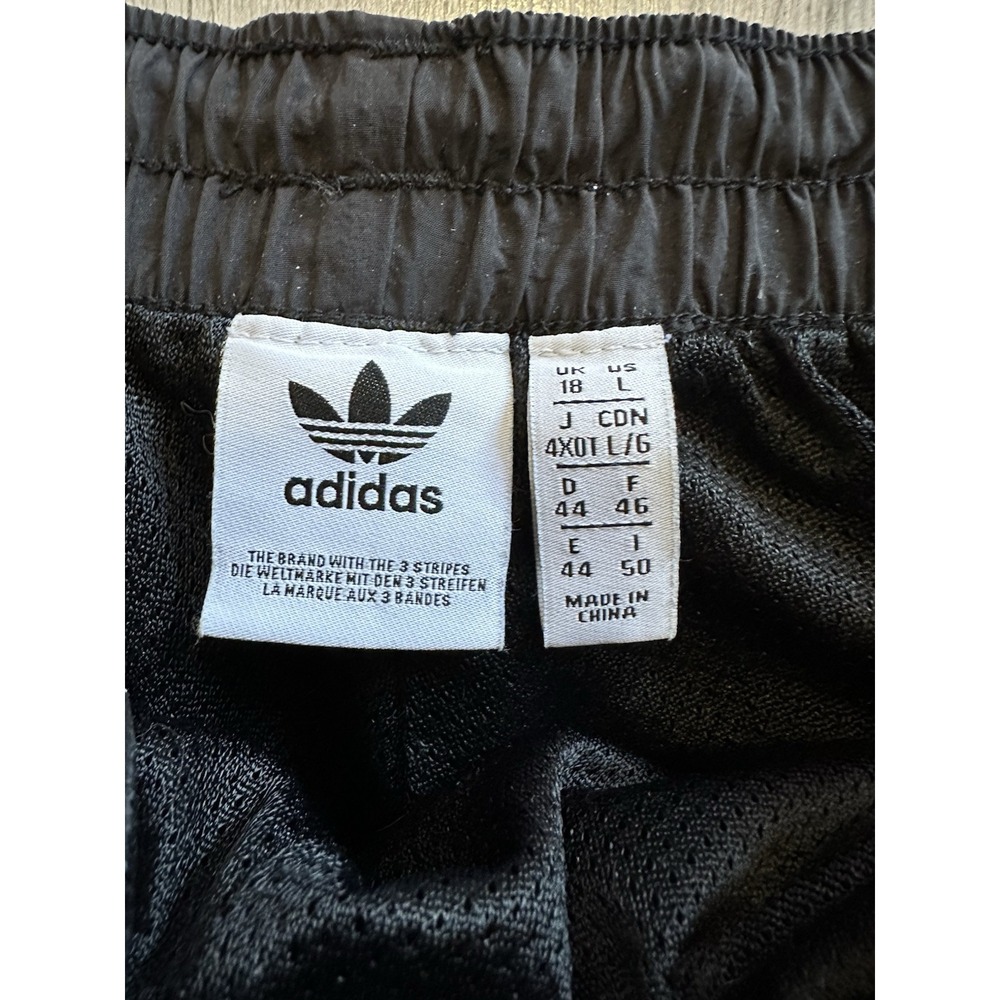 Adidas Shorts Womens Large Pacer 3-Stripes Black Multicolor‎ lined Pride Rainbow - Picture 3 of 15